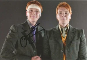 HARRY POTTER: OLIVER PHELPS 'GEORGE WEASLEY' SIGNED 6x4 PORTRAIT PHOTO+COA - Picture 1 of 1