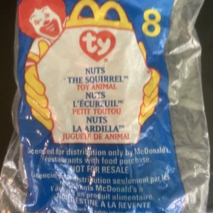 TY Beanie Baby - NUTS das Eichhörnchen (5,5 Zoll) - MWMTs Stofftier Spielzeug - Bild 1 von 2