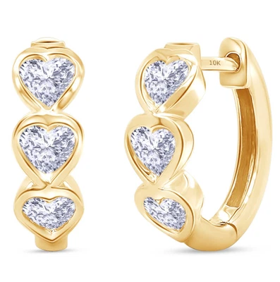 Aretes tipo argolla de diamantes cultivados en laboratorio en forma de corazón de 3/5 quilates en oro amarillo sólido de 14 k Foto 1 de 4