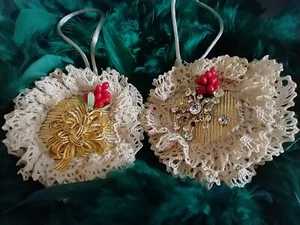 Hand-Crafted Heirloom Christmas Ornaments - Bild 1 von 2