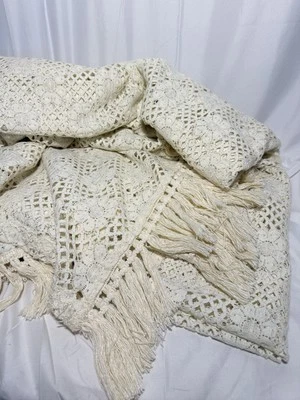 Peacock Alley Vintage Crotchet Floral Fringed Bed Coverlet Beautiful Luxury Line - Image 1 of 4