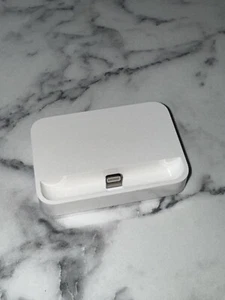 Apple A1505 — Dock für iPhone 5/5s/SE - Bild 1 von 2