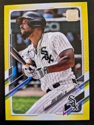 2021 Topps Series 2 Baseball Jose Abreu Yellow Parallel #331 Chicago White Sox - Image 1 of 4