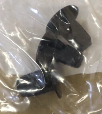 NEW OEM LEXUS  RX330 RX350 FENDER LINER GROMMET SCREW CLIPS (3) 90189-A0002 - Image 1 of 3