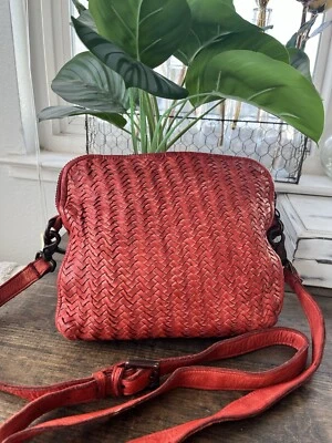 Tano красный верхний молнии сплетенный кожаный через плечо Messenger Дамская сумка регулируемый маленький - Изображение 1 из 4