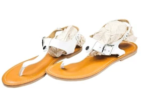 Steve Madden Sandals Size 8 White Leather Toe Post Excellent Condition Summer - Picture 1 of 6