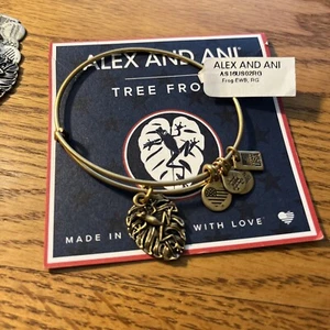 NWT Alex And Ani 'TREE FROG" Charm Bracelet GOLD~ NEW WITH TAGS & CARD - Picture 1 of 5