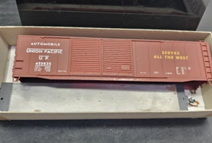 Accurail HO Train Car UP 50' DBL DR Box Streamliners Logo - Bild 1 von 6