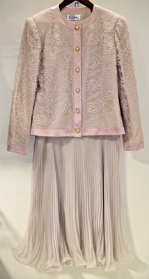 X1 Vintage Pat Richards 2 Piece Dress SUIT 12 - Mauve & Blush Lace & Chiffon - Image 1 of 4