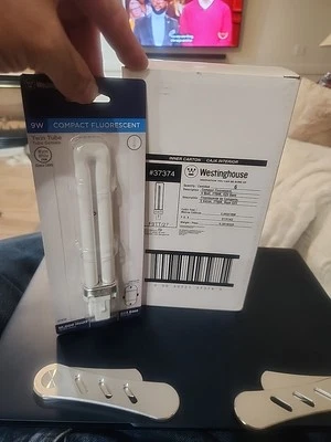 6 Westinghouse 37374 F9TT/27/CD 9 Watt Compact Fluorescent Lamp 2700k Base G23 - Image 1 of 4