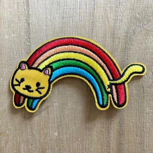 PATCH applique écusson thermocollant - CHAT multicolore arc en ciel ** 9 x 5 cm - Picture 1 of 1