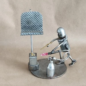 Estatuilla de colección con tarjetero de negocios para escultura soldador de chatarra hecha a mano - Imagen 1 de 24