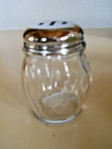 Glass 6 oz. Swirl Pattern Slotted Top Cheese Shaker Jar EUC - Picture 1 of 4
