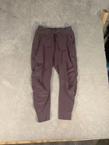 Pantalón de chándal Athleta Attitude para mujer 6 lados fruncidos violeta volcánico 384001 - Imagen 1 de 11
