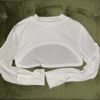 ALO Thrill Seeker Shrug - Size Medium - Color White - Image 1 of 4