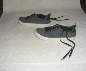 Old Navy Gray Canvas Court Tennis Shoes - Size 6 - Bild 1 von 6
