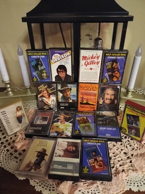 Country Music Cassettes Lot #2: Loretta Lynn, Freddy Fender, Ronnie Milsap, Patt - Image 1 of 4