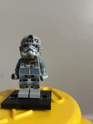 LEGO Star Wars AT-AT Driver Minifigure Stormtrooper Comes with Blaster - Image 1 of 4