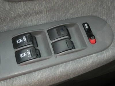 Used Rear Right Lower Lower Control Arm Rear fits: 2001 Honda Odyssey Trailing A - Image 1 of 4