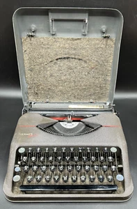 Hermes Baby Typewriter in Case-1940's-Switzerland-Vintage-Portable-With Ribbon - Bild 1 von 24