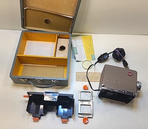 Minolta Mini Slide Projector – Vintage Model w/ Original Box and Slide Holders - Picture 1 of 17