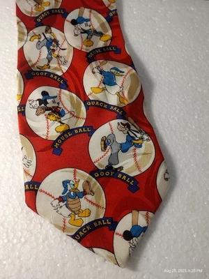 Disney Mickey Mouse, Donald Duck, Goofy Necktie By Mickey, Inc. 100 Silk (Flaws) - Imagem 1 de 4