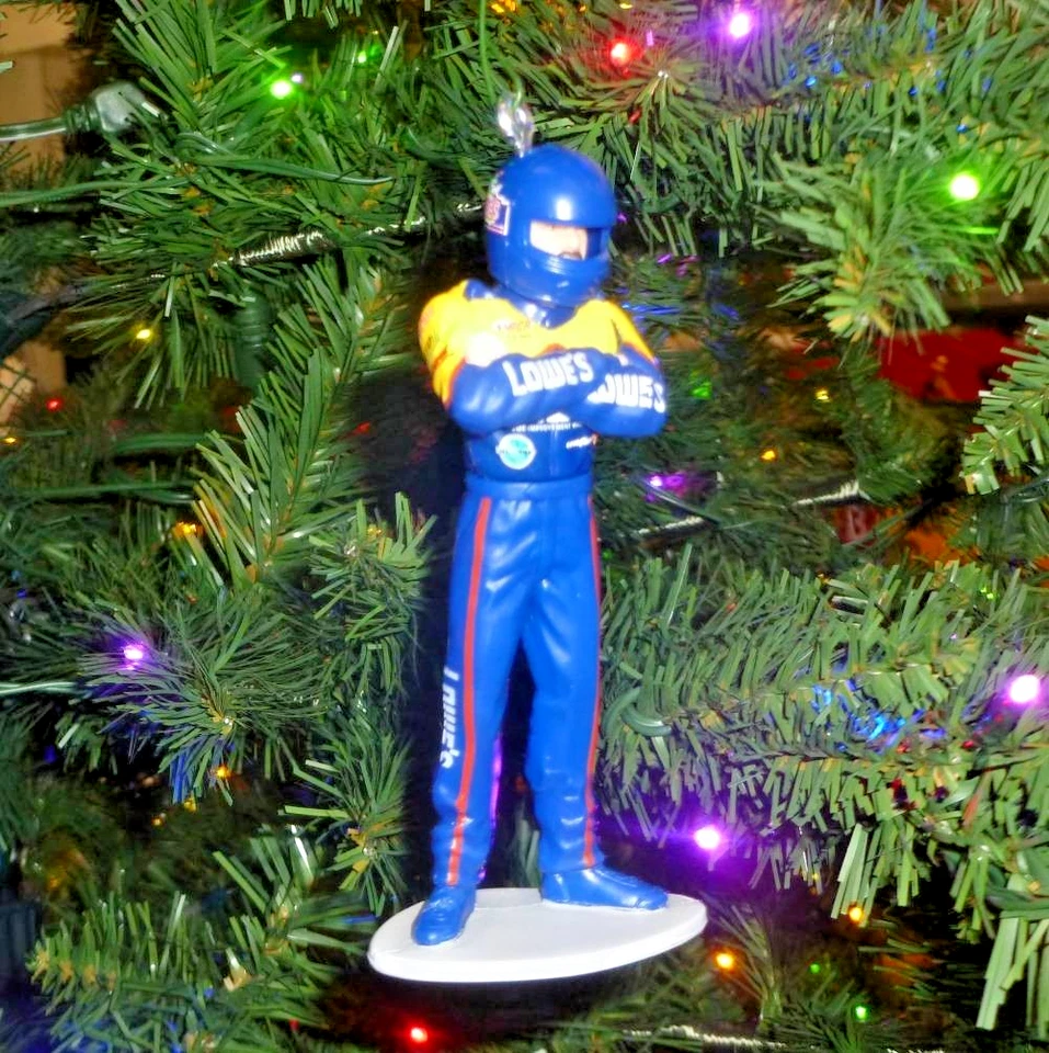 MIKE SKINNER Adorno Árbol de Navidad con Casco Carreras Lowe's Foto 1 de 1