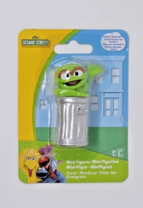 Just Play Sesame Street Oscar The Grouch 2 Inch Mini Figure Cake Topper - Picture 1 of 5