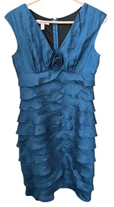 Vestido de cóctel London Times Petite azul con volantes en capas 8P - Imagen 1 de 6
