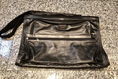Сумка для одежды TUMI черная кожа - Изображение 1 из 4