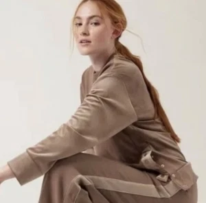 Athleta Retroplush Samt Sweatshirt mit Rundhalsausschnitt taupe braun NEU #466916 Small - Bild 1 von 16