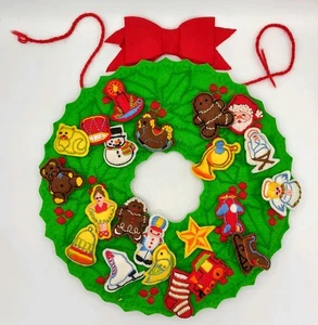 Vtg Finished Christmas Felt Applique Wreath w/ 22 Moveable Toy Ornaments 13.5" - Picture 1 of 6