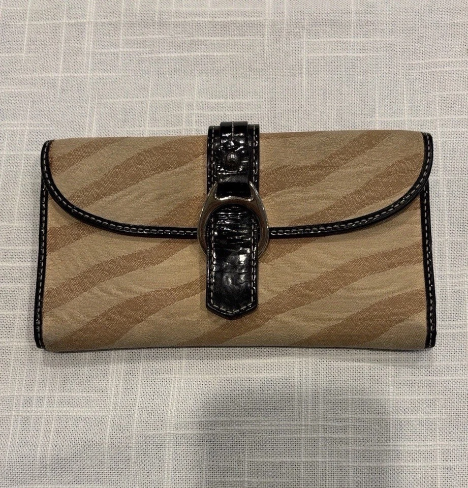 Cartera Dooney & Bourke Vintage Cebra Tostada y Negra Foto 1 de 4