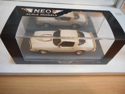 Neo Scale Models Chevrolet Camaro Z28 en blanc au 1:43 en boîte - Photo 1/2