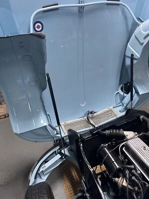 ЛИФТ-КОМПЛЕКТ КАПОТА Triumph Spitfire.  Пружина амортизационной стойки опоры капота 1962-70 - Изображение 1 из 4