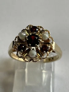 Schöner Cluster-Ring 9 Karat Gelbgold Granat & Saatperlen - Bild 1 von 6