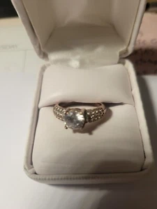 Zirkonia und 18k EGP Ring Verlobung Hochzeit oder Cocktail Größe 7,5 - Bild 1 von 5