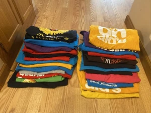 T-shirt promozione McDonalds lotto di 25 taglie variabili spedizione veloce gratuita - Foto 1 di 8