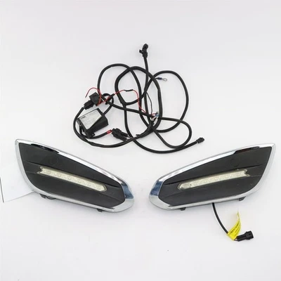 Inserções de grade dianteira inferior esquerda e direita com iluminação LED compatíveis com Volvo S60 11-13 - Imagem 1 de 4