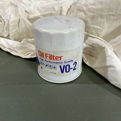 VALVOLINE  VO-2 OIL FILTER  VINTAGE CAMARO, NOVA, CHEVY II, CHEVY TRUCK NOS - Image 1 of 4