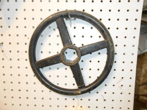 MANGO DE VÁLVULA NEGRO 10 PULGADAS 4 RADIOS 1.5" AGUJERO HEXAGONAL FLECHA ABIERTA - Imagen 1 de 3