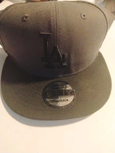 New Era 59Fifty Los Angeles Dodgers Solid Black Colorpack Fitted Hat - Bild 1 von 5