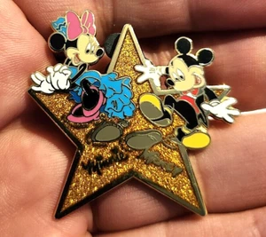 Minie and Mickey Metal Pinback in silk bag - Picture 1 of 3