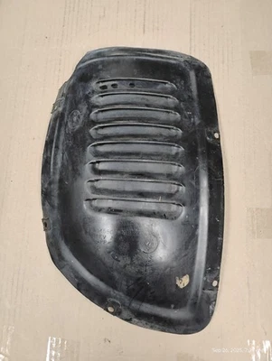 原始设备制造商 2000 克莱斯勒 CONCORDE 右挡泥板电池访问面板护罩 04580484AB — 第 1/2 张图片