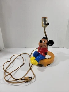 Lámpara de mesa de escritorio vintage de Mickey Mouse con sueños de día sentado - Imagen 1 de 13