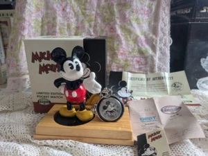 Fossil x Disney Mickey Mouse Figur Limited Edition Taschenuhr unbenutzt Japan - Bild 1 von 20