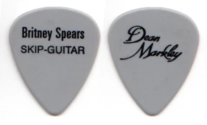 Púa de guitarra Britney Spears: 2002 Tour Gray Skip Dorsey - Imagen 1 de 1