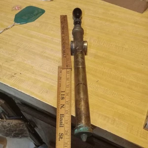 Pompa pneumatici aria ottone vintage Peter Henderson Co. 20" funzionante - Foto 1 di 8