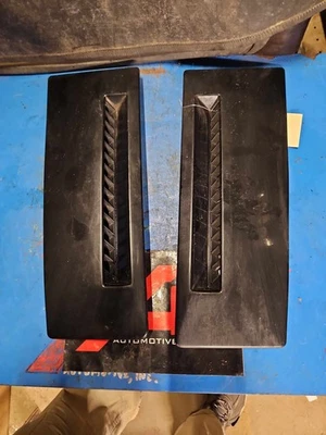 85-89 MITSUBISHI STARION Quarter Glass/Window Moldings/Louvers Left & Right OEM Foto 1 de 4