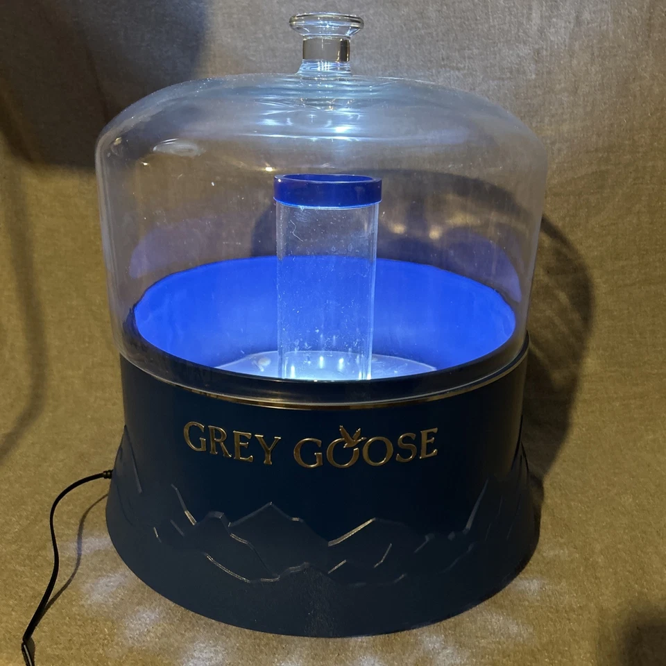 Редкий товар! Коллекционные предметы! Холодильник стеклянный сухой лед куполообразный Grey Goose - Изображение 1 из 4